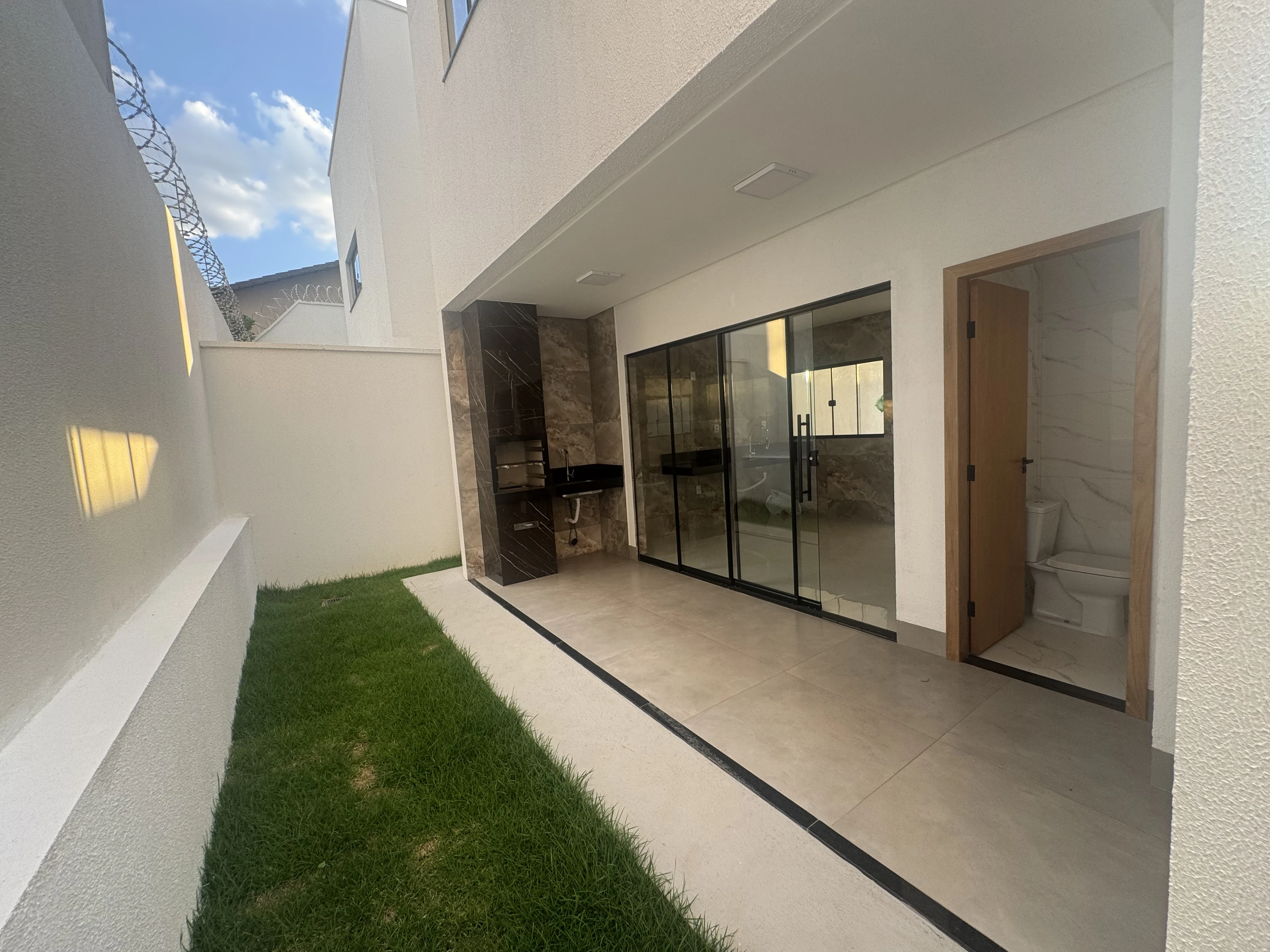 Foto do imóvel: Sobrado com 3 Quartos à Venda, 135 m² em Jardim América - Goiânia