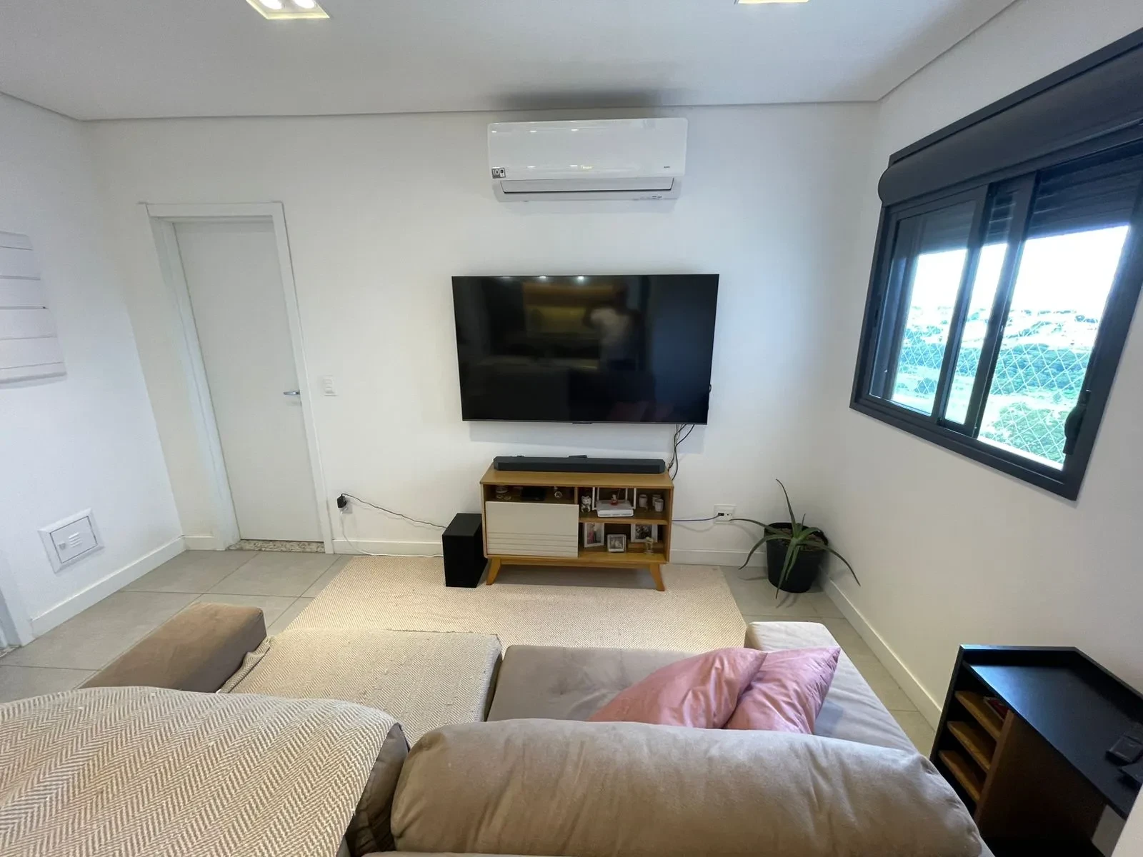 Imagem Apartamento com 2 Quartos para Alugar, 77 m² em Despraiado - Cuiabá