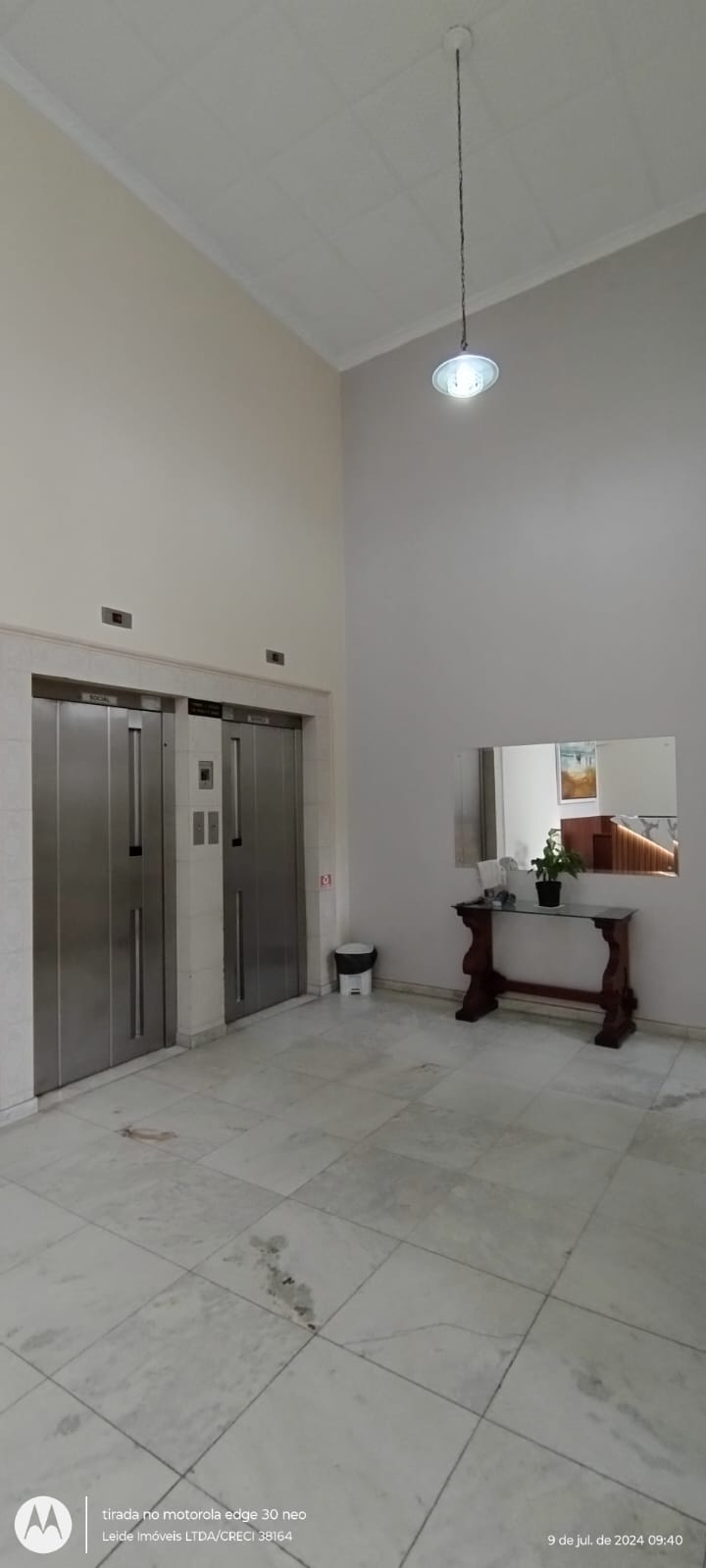 Imagem Apartamento com 2 Quartos à Venda ou Locação, 46 metro em Centro - Florianópolis