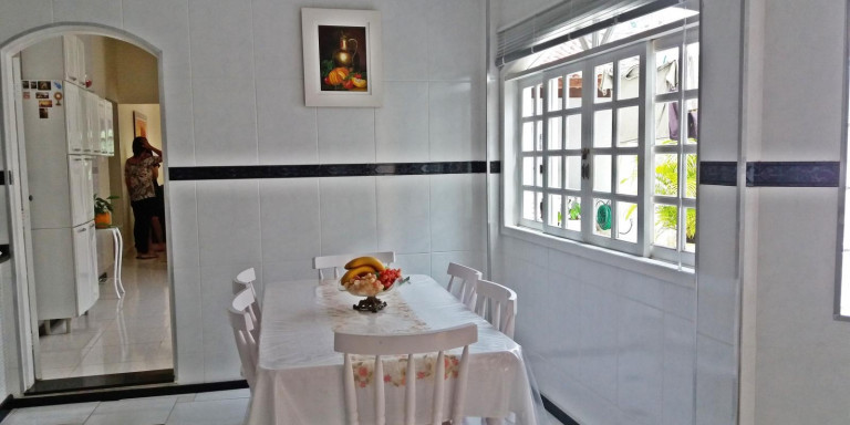 Imagem Casa com 3 Quartos à Venda, 312 m² em Pqe Santa Teresa - Santa Isabel