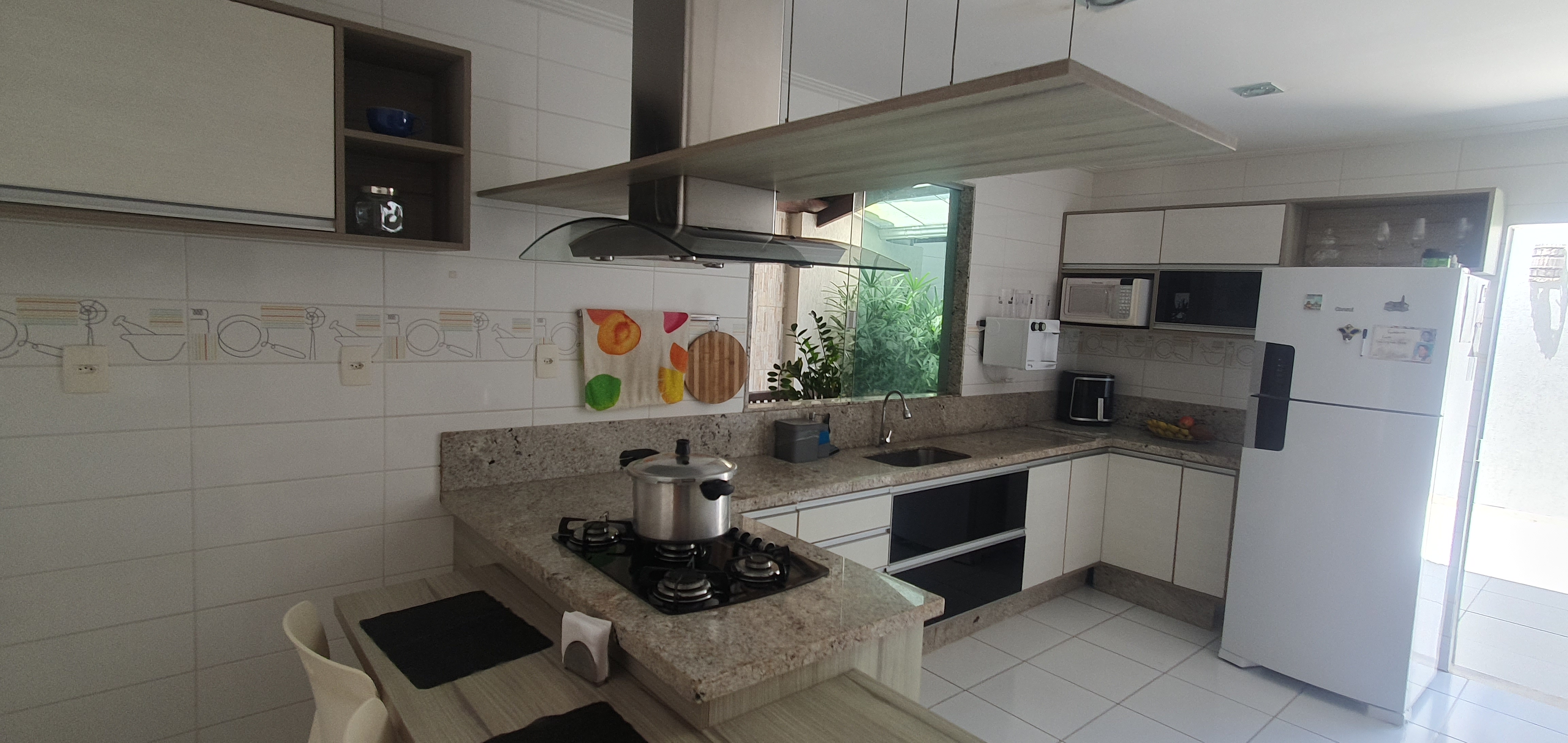 Imagem Casa de Condomínio com 5 Quartos à Venda, 300 m²em Buraquinho - Lauro de Freitas