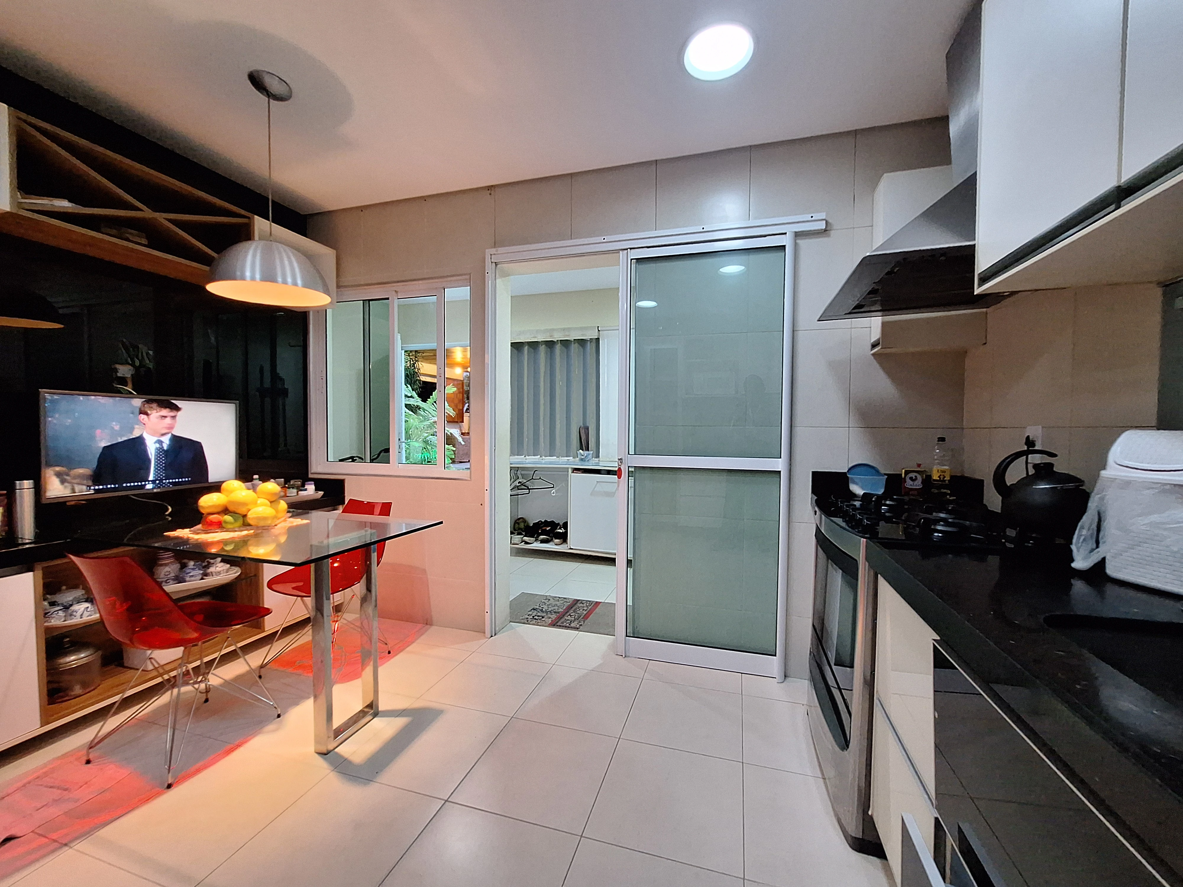 Imagem Casa de Condomínio com 4 Quartos à Venda, 242 m² em De Lourdes - Fortaleza