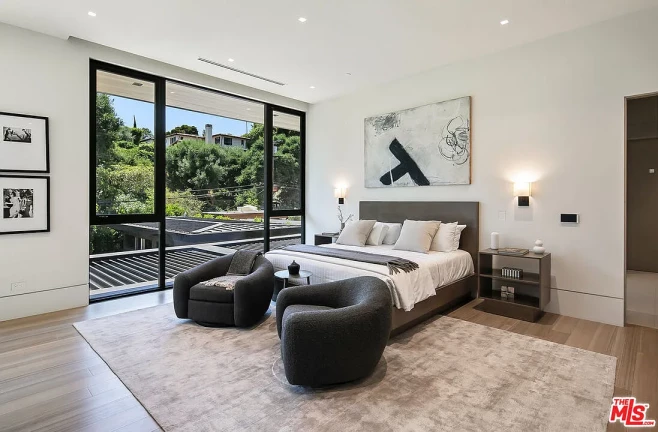 Foto do imóvel: Casa de Condomínio com 7 Quartos à Venda, 982 m²em Alphaville Residencial Um - Barueri