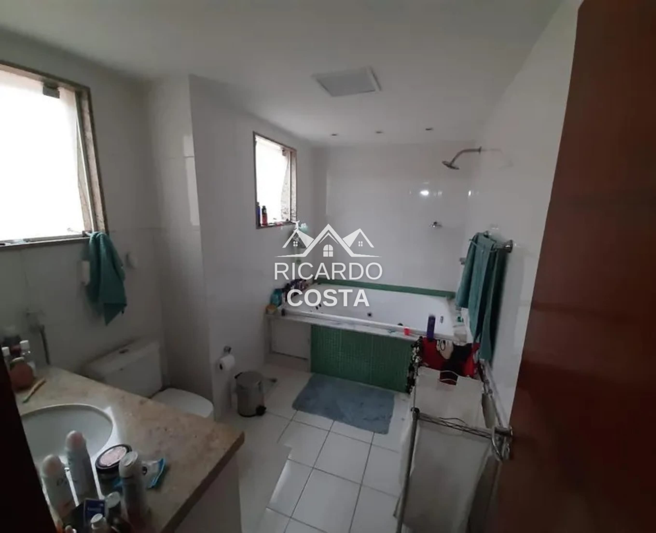 Imagem Casa de Vila com 4 Quartos à Venda, 300 m² em Taquara - Rio de Janeiro