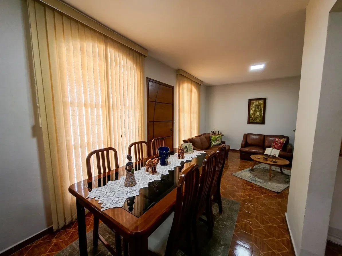 Imagem Casa com 3 Quartos à Venda, 192 metros em Parque Ouro Fino - Sorocaba