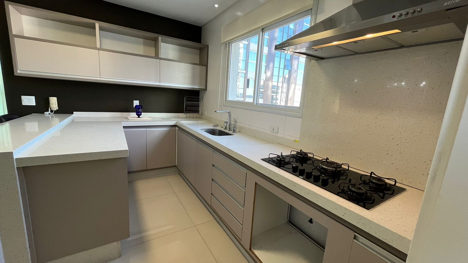 Imagem Apartamento com 4 Quartos à Venda, 163 m²em Meia Praia - Itapema