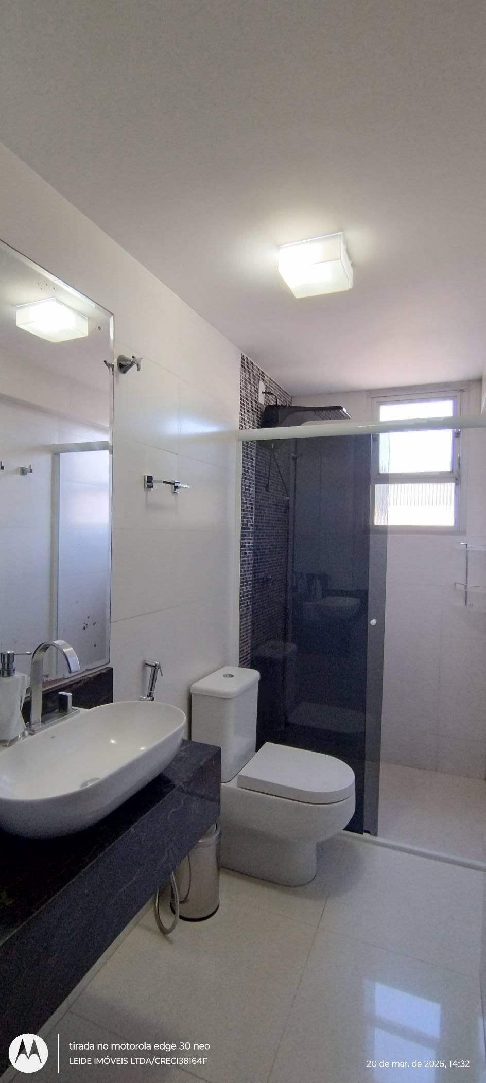 Imagem Apartamento com 2 Quartos à Venda, Locação ou Temporada, 72 metros em Centro - Florianópolis