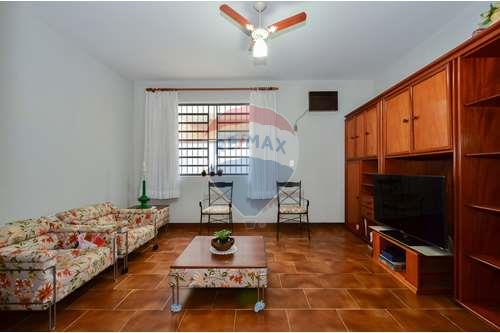 Imagem Sobrado com 3 Quartos à Venda, 351 m²em Jardim Esplanada II - São José dos Campos