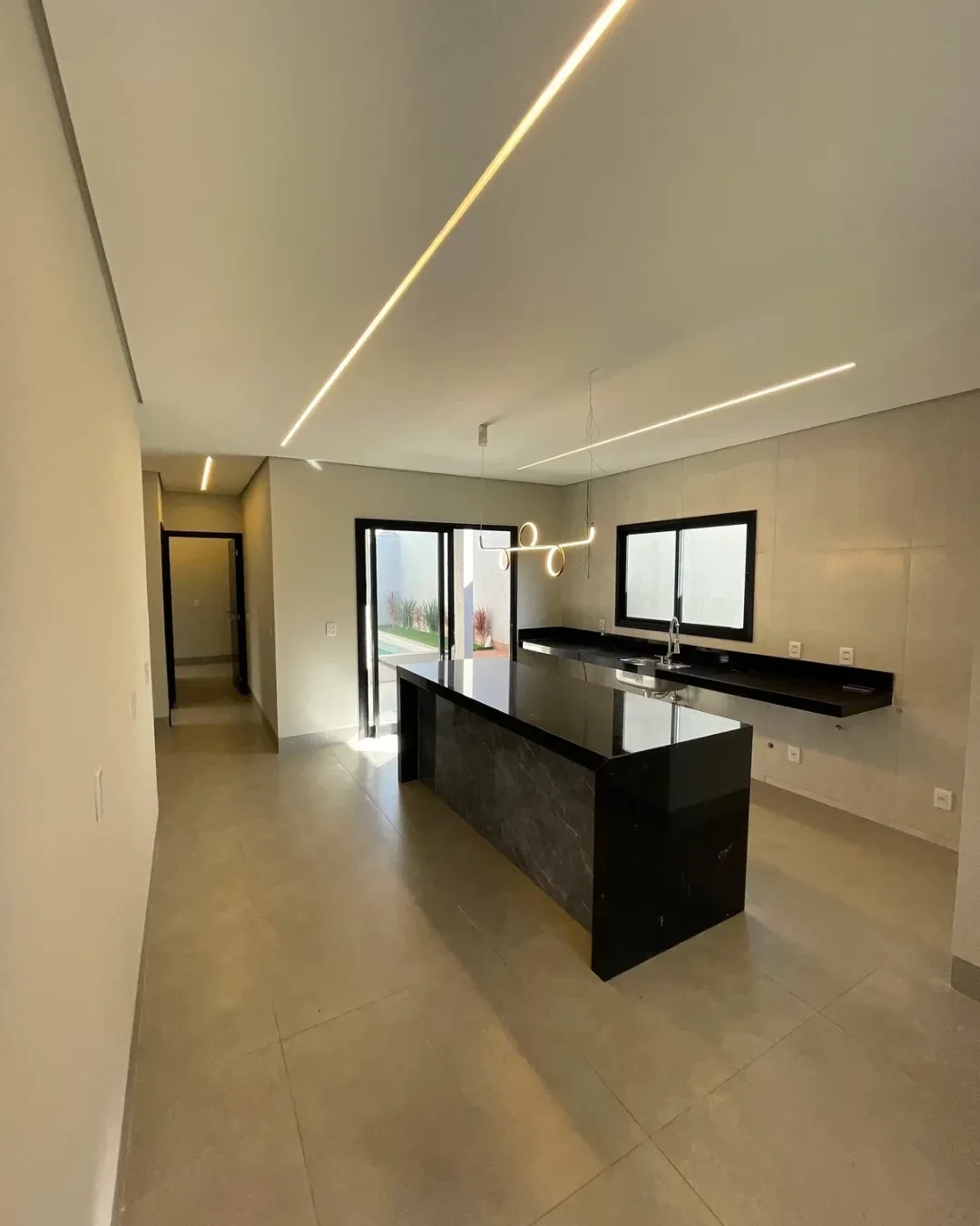 Imagem Casa de Condomínio com 4 Quartos à Venda, 180 metro em Terras Alpha Residencial 1 - Senador Canedo