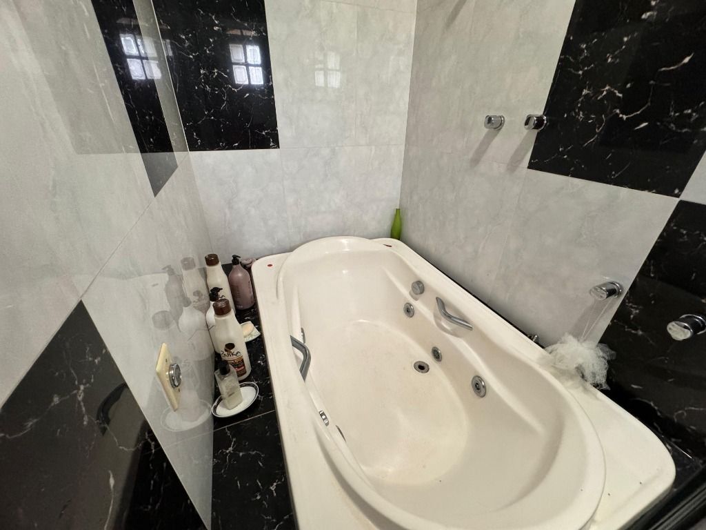 Imagem Casa com 4 Quartos à Venda, 249 m² em Tijuca - Contagem