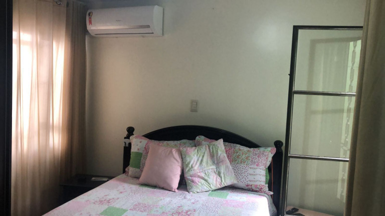 Imagem Casa com 3 Quartos à Venda, 205 m² em Setor Bueno - Goiânia