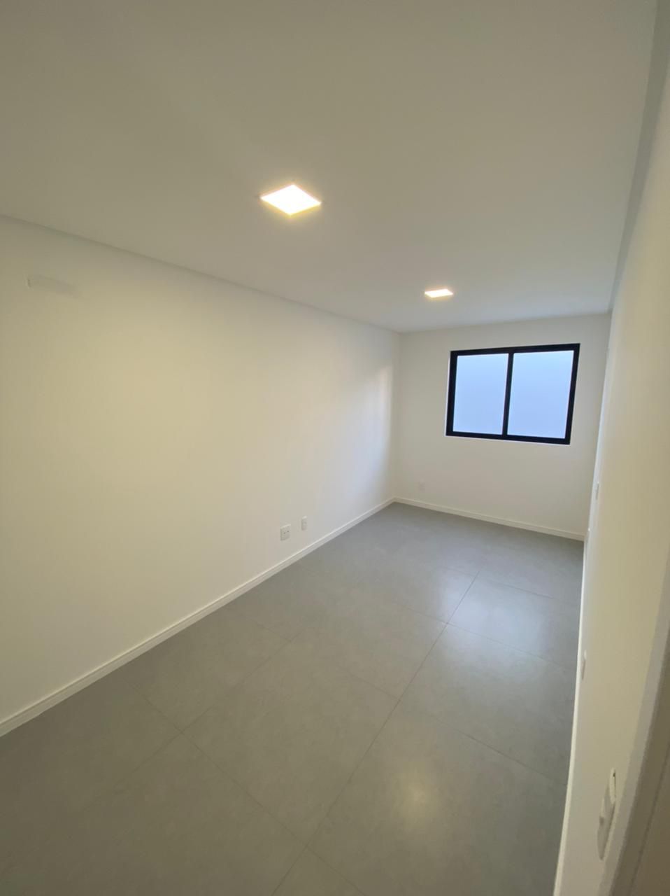 Imagem Sobrado com 3 Quartos à Venda, 144 m²em Nações - Balneário Camboriú