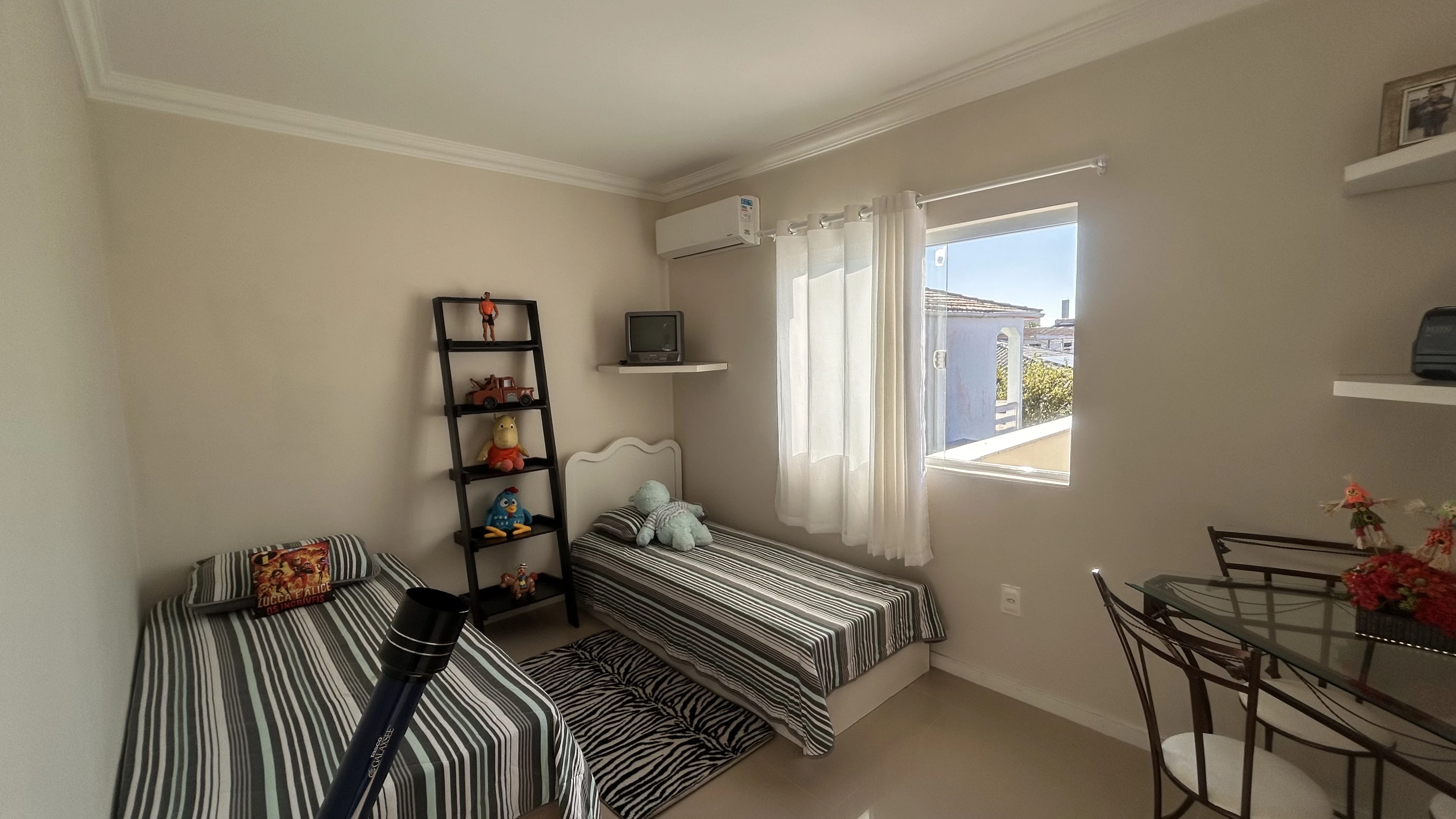 Imagem Sobrado com 3 Quartos à Venda, 200 m² em Barra do Aririú - Palhoça