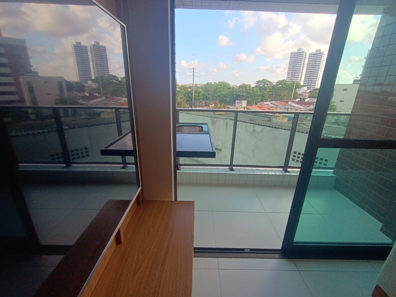Imagem Apartamento com 3 Quartos à Venda, 71 m² em Cordeiro - Recife