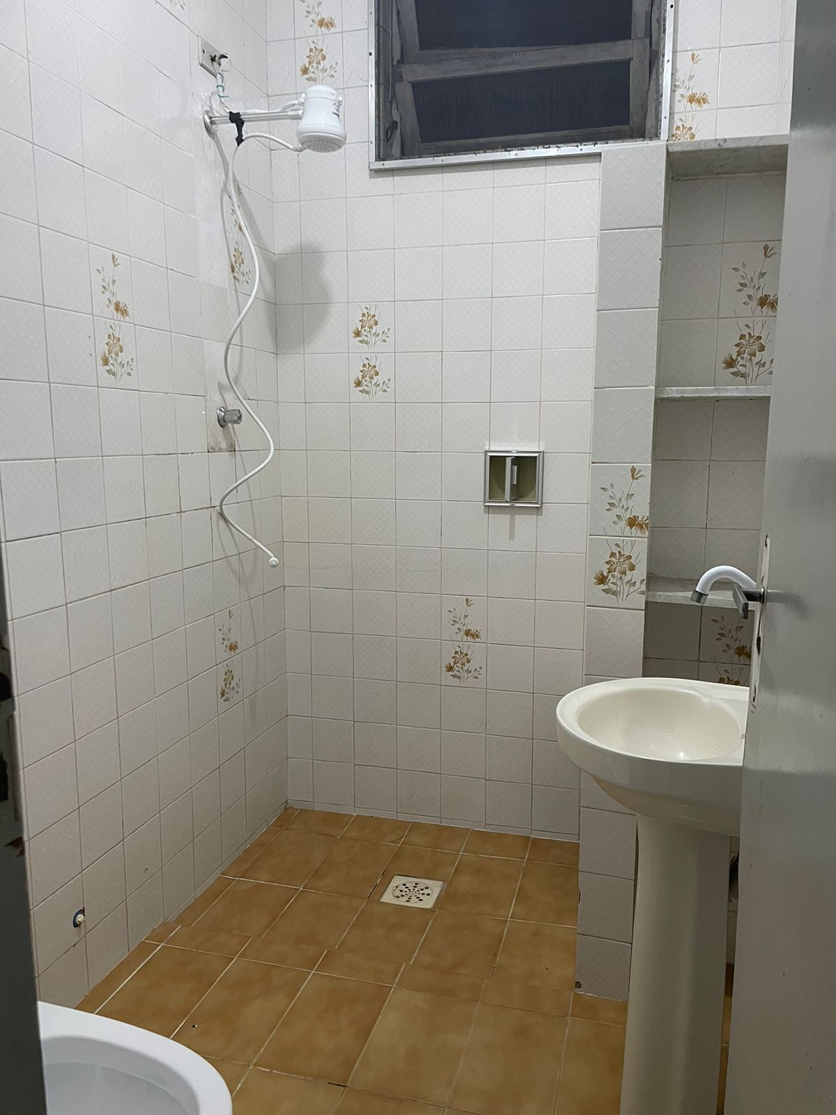 Imagem Casa com 2 Quartos para Temporada, 120 m²em Boqueirão - Praia Grande