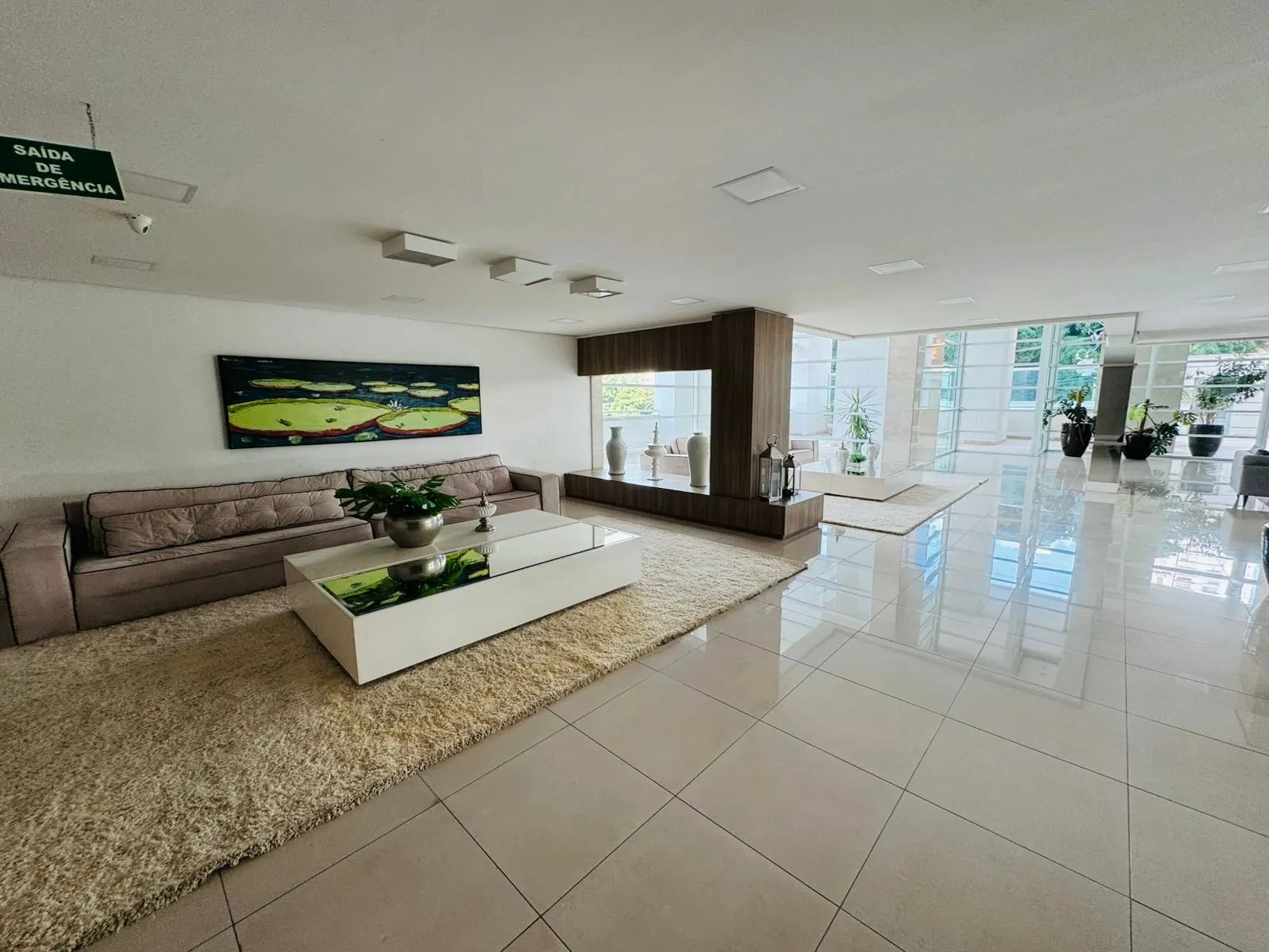 Imagem Apartamento com 3 Quartos para Alugar, 189 metros em Quilombo - Cuiabá
