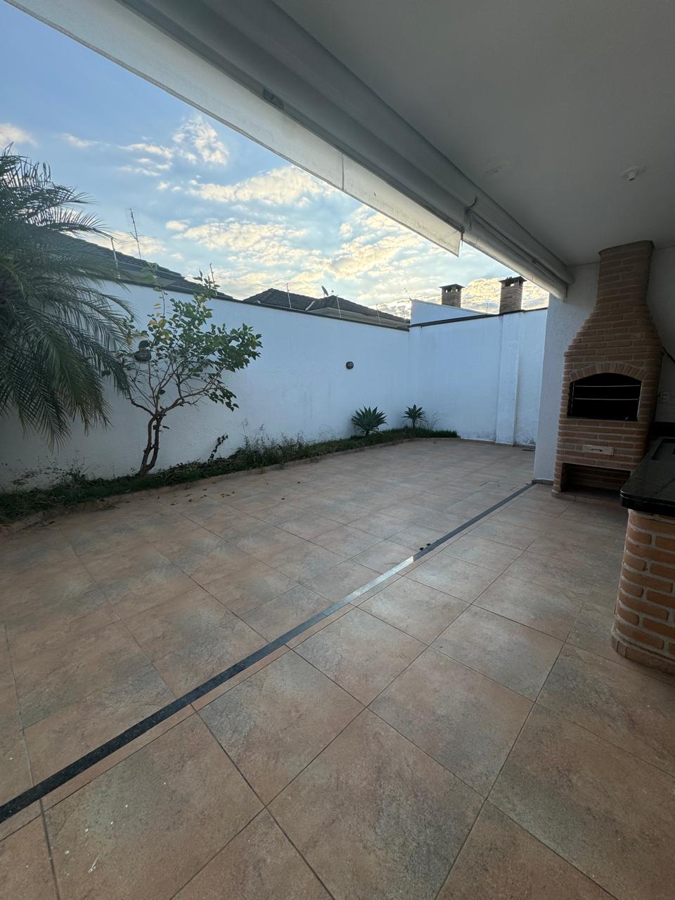 Imagem Casa de Condomínio com 3 Quartos para Alugar, 197 m²em Loteamento Fernando Camargo Nogueira - Taubaté