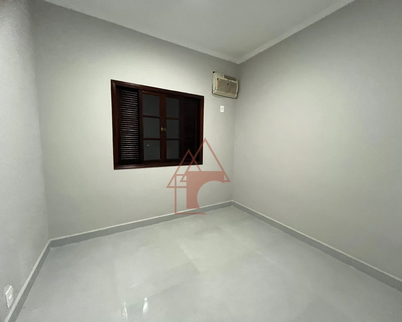 Imagem Casa com 4 Quartos à Venda, 230 m² em Jardim Casqueiro - Cubatão