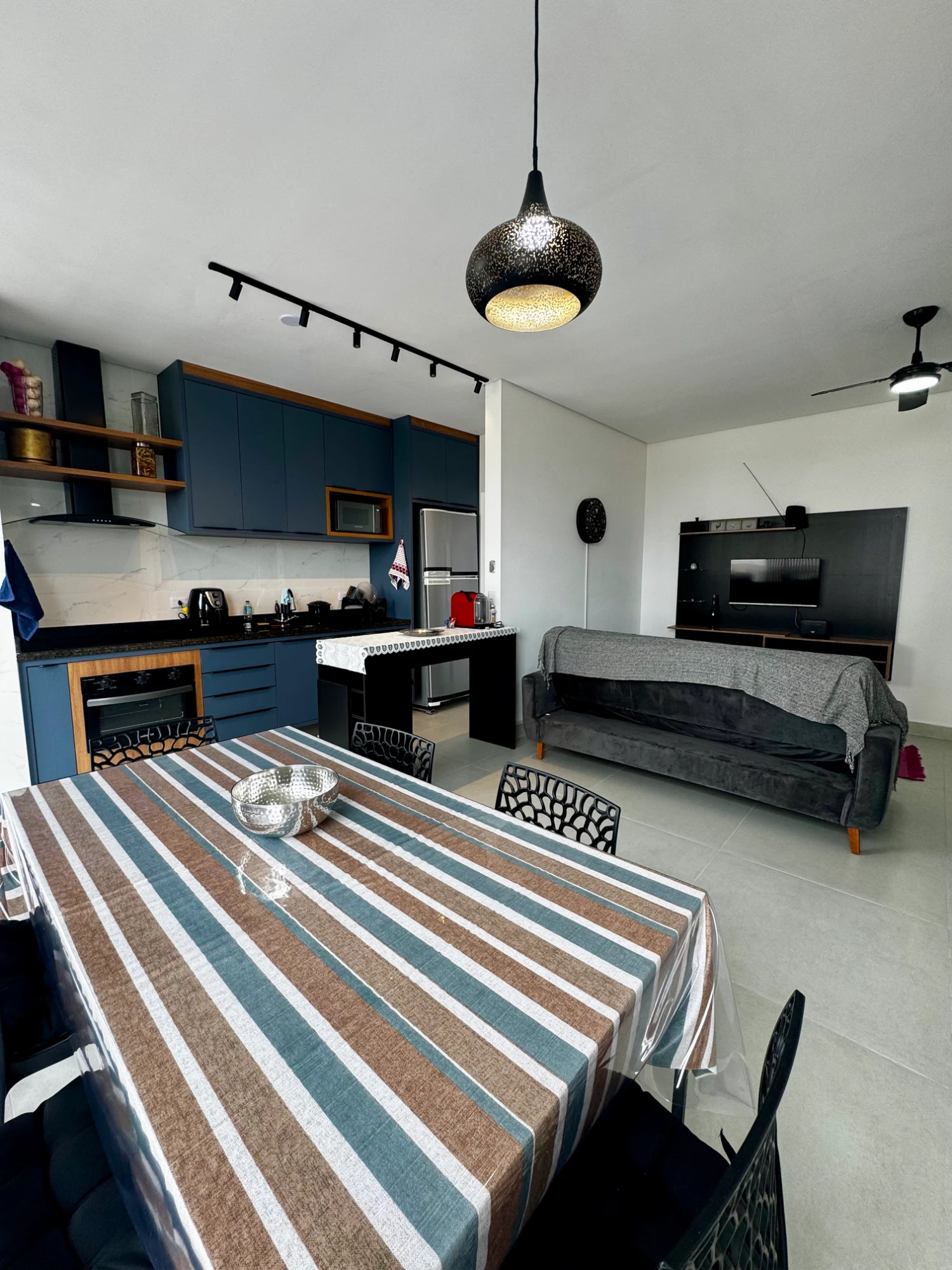 Foto do imóvel: Apartamento com 1 Quarto para Alugar, 55 m² em Jardim dos Sindicatos - Caraguatatuba