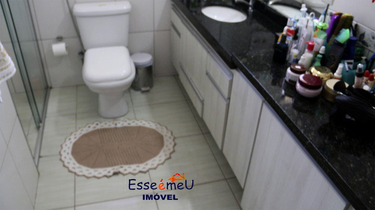 Imagem Casa com 5 Quartos à Venda, 250 m² em Jardins Madri - Goiânia