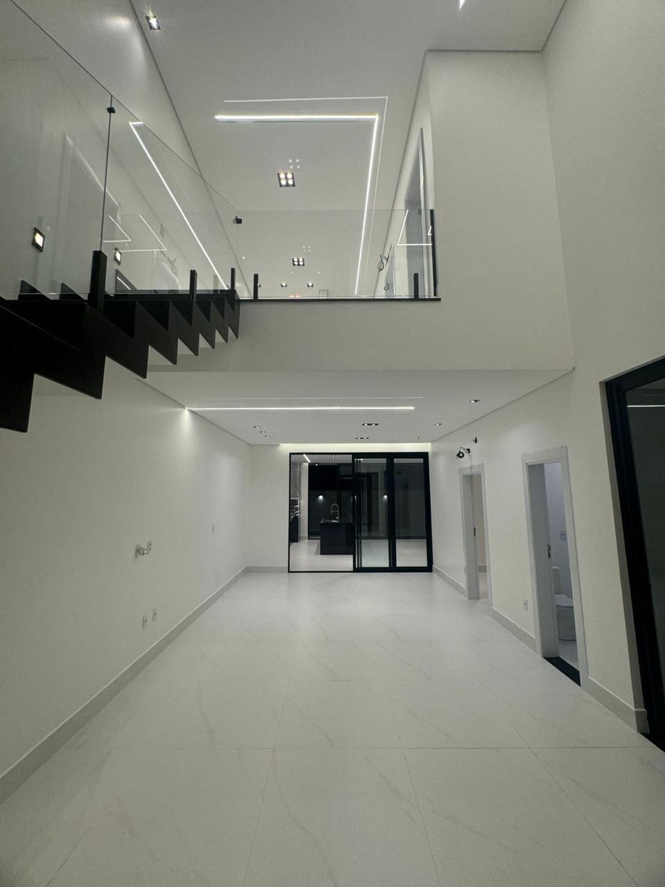 Foto do imóvel: Casa de Condomínio com 4 Quartos à Venda, 271 m² em Ponta Negra - Manaus