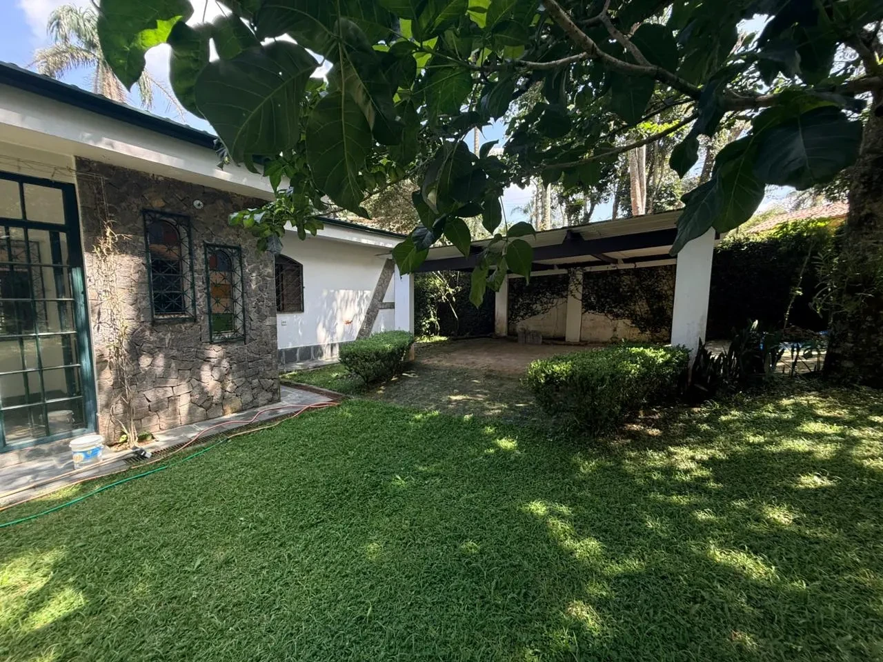 Imagem Casa com 3 Quartos à Venda, 290 m² em Centro - Embu das Artes