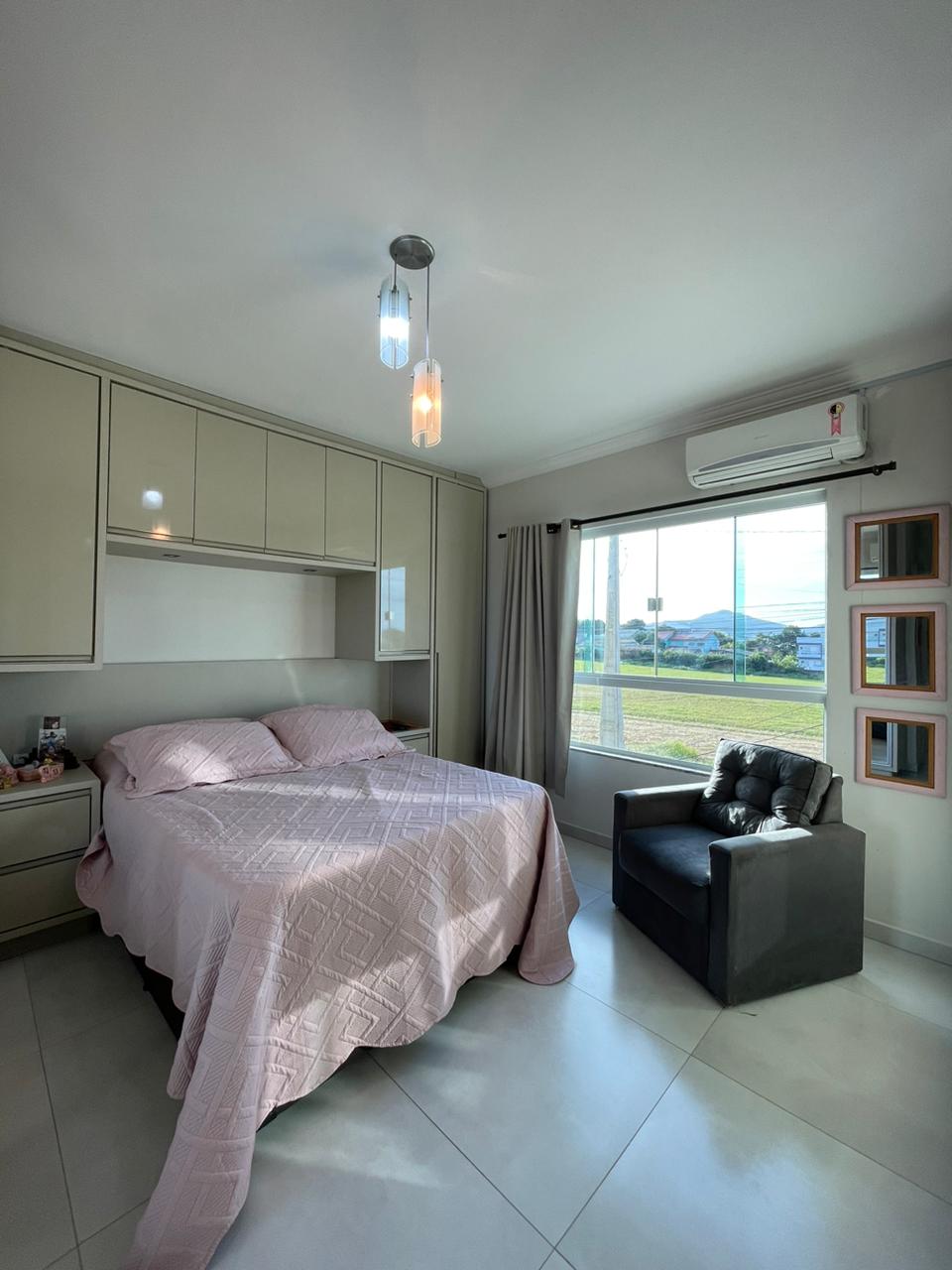 Imagem Sobrado com 2 Quartos à Venda, 90 m²em Ingleses do Rio Vermelho - Florianópolis