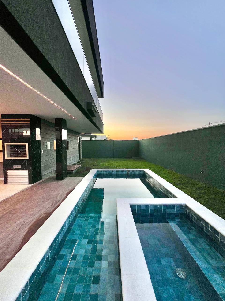 Imagem Casa de Condomínio com 5 Quartos à Venda, 393 m² em Alphaville Ceará 2 - Eusébio