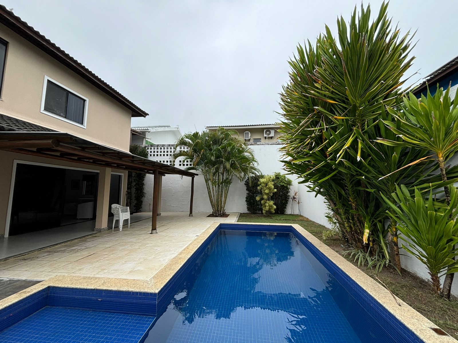 Imagem Casa com 3 Quartos para Alugar, 170 m²em Buraquinho - Lauro de Freitas