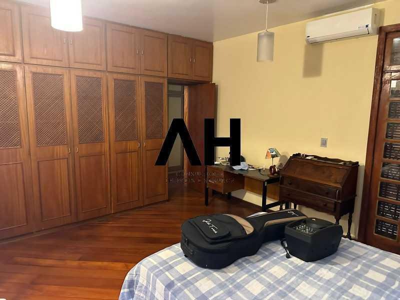 Imagem Casa com 4 Quartos à Venda, em Muriqui - Niterói