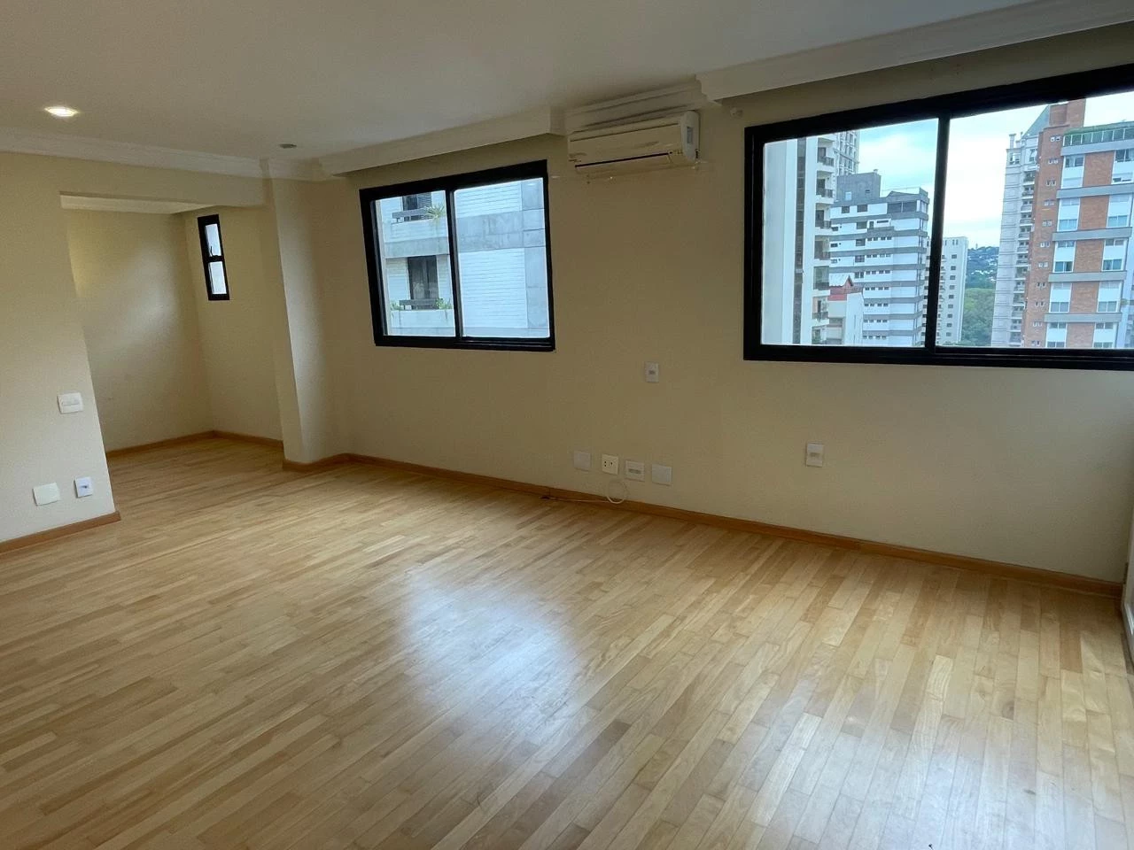 Imagem Apartamento com 3 Quartos à Venda, 209 m² em Itaim Bibi - São Paulo