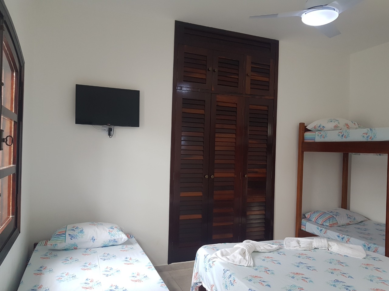 Imagem Casa com 4 Quartos para Alugar ou Temporada, 350 m²em Perequê Açu - Ubatuba