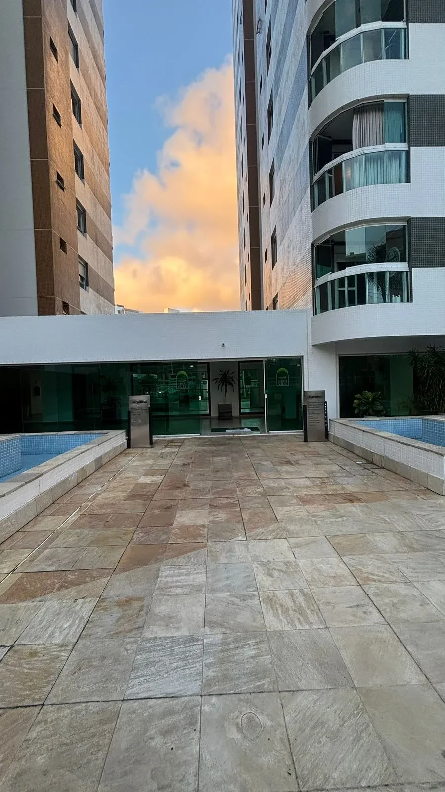 Imagem Apartamento com 4 Quartos à Venda ou Locação, 141 metros em Alphaville I - Salvador