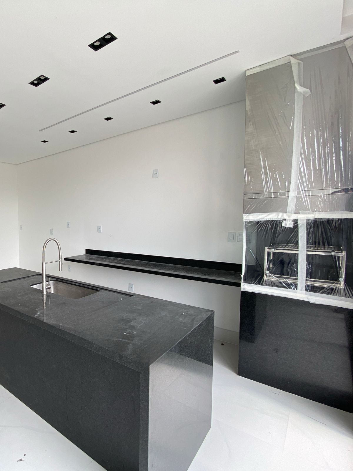 Foto do imóvel: Casa de Condomínio com 4 Quartos à Venda, 271 m² em Ponta Negra - Manaus