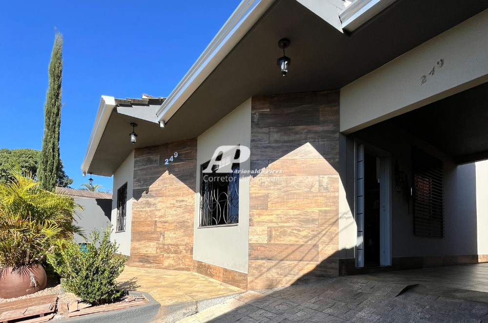 Casa com 3 Quartos à Venda, 147 m²em Oficinas - Ponta Grossa
