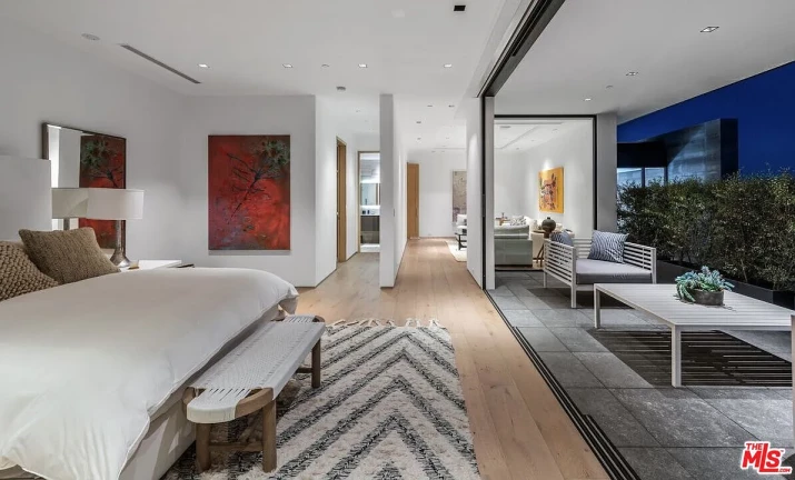 Foto do imóvel: Casa de Condomínio com 6 Quartos à Venda, 933 m²em Alphaville Residencial Um - Barueri