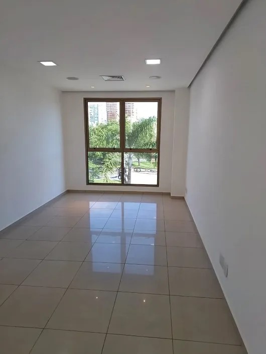 Imagem Sala Comercial à Venda ou Locação, 56 m²em Barra da Tijuca - Rio de Janeiro