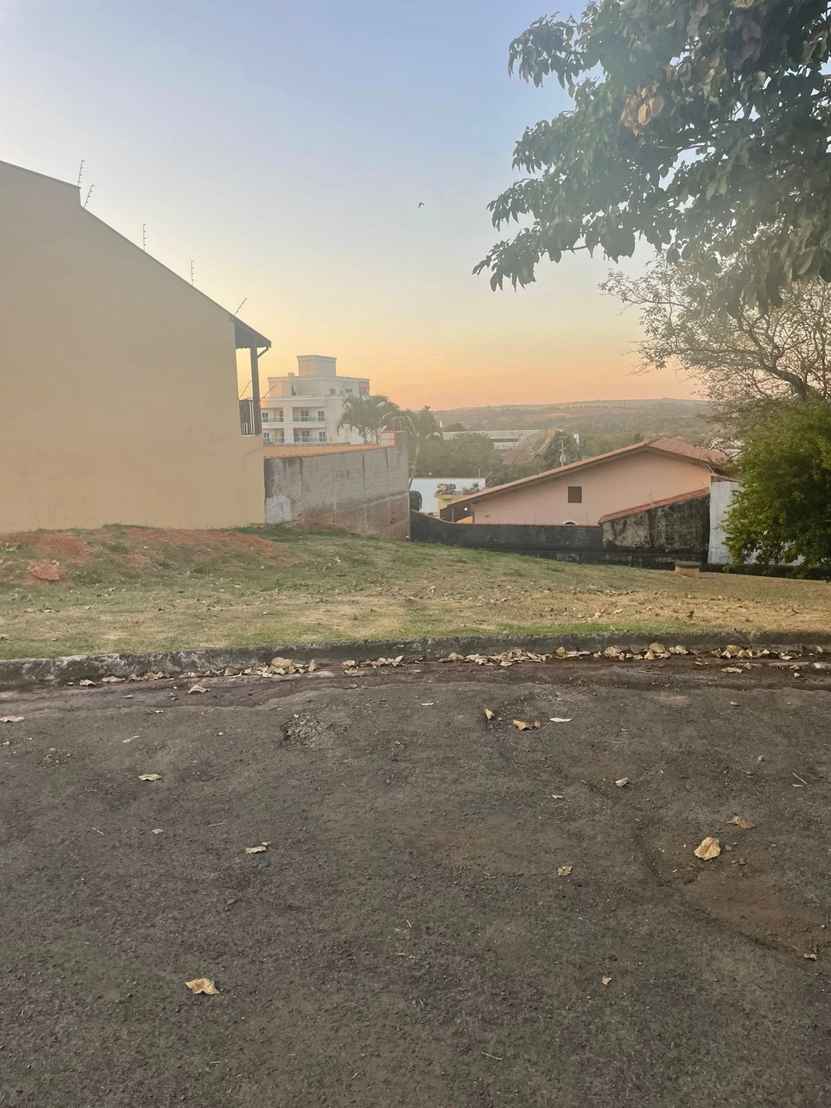 Terreno em Condomínio à Venda, 266 m² em Loteamento Santo Antonio - Jaguariúna