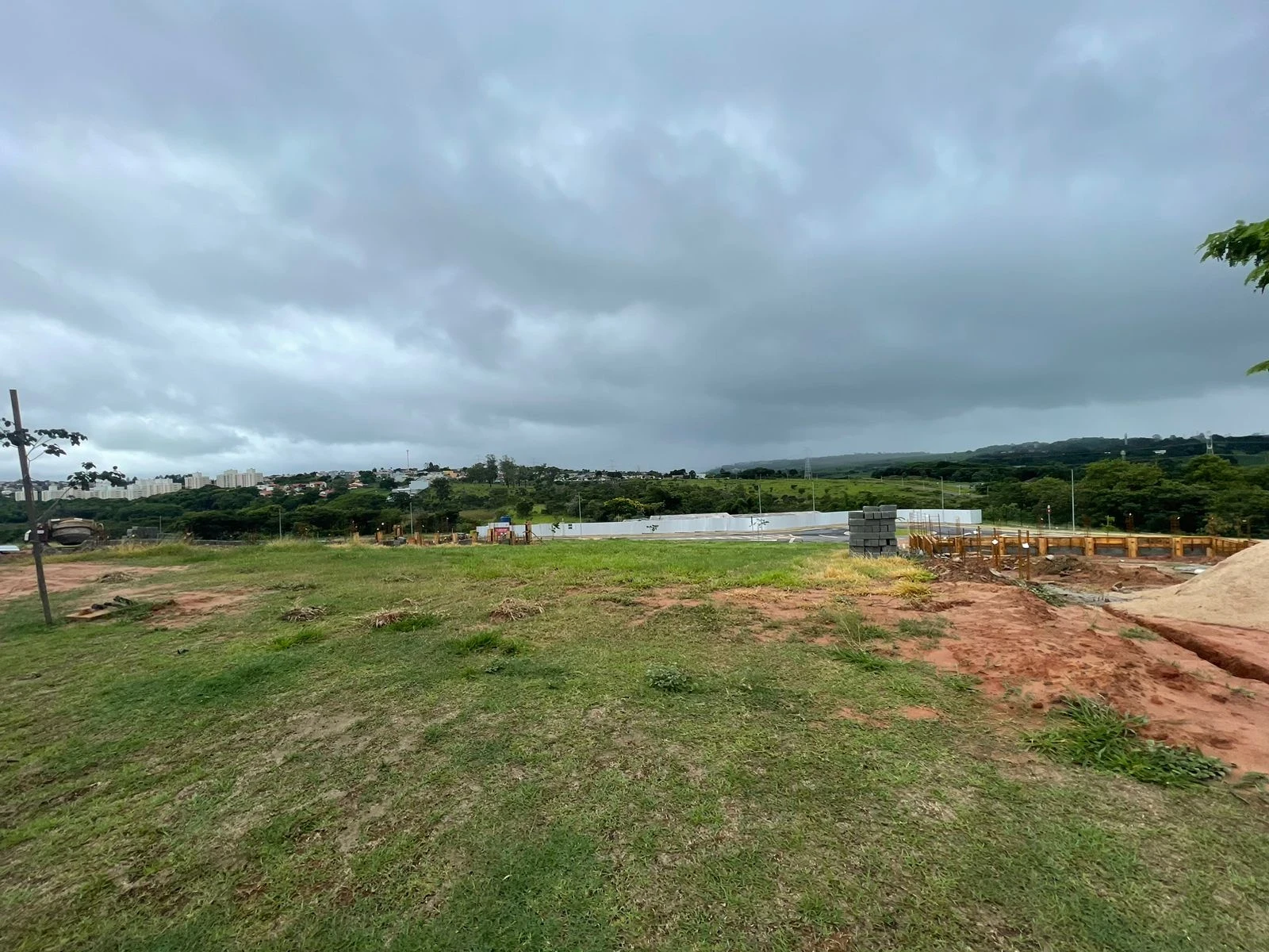 Foto do imóvel: Terreno à Venda, em Loteamento Alphaville Campinas - Campinas