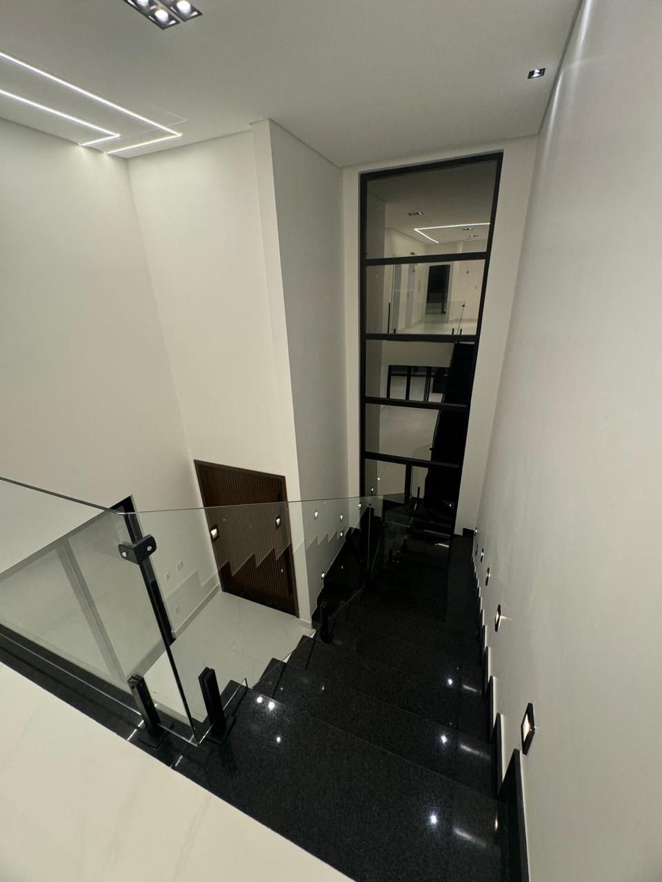 Foto do imóvel: Casa de Condomínio com 4 Quartos à Venda, 271 m² em Ponta Negra - Manaus