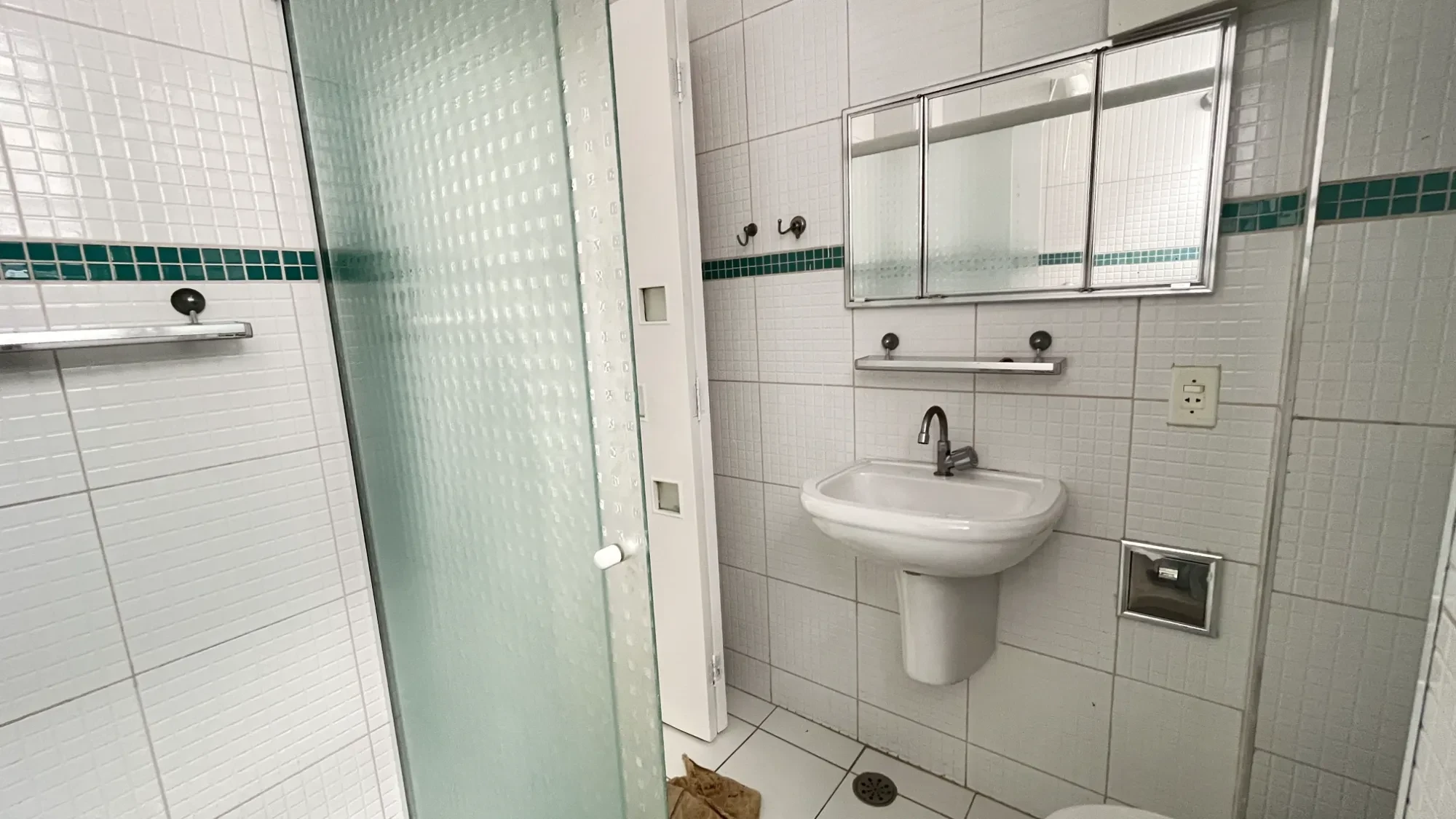 Imagem Apartamento com 1 Quarto à Venda ou Locação, 48 m² em Gonzaga - Santos