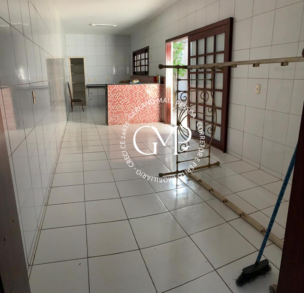 Imagem Casa com 5 Quartos à Venda, 360 m²em Monte Castelo - Fortaleza