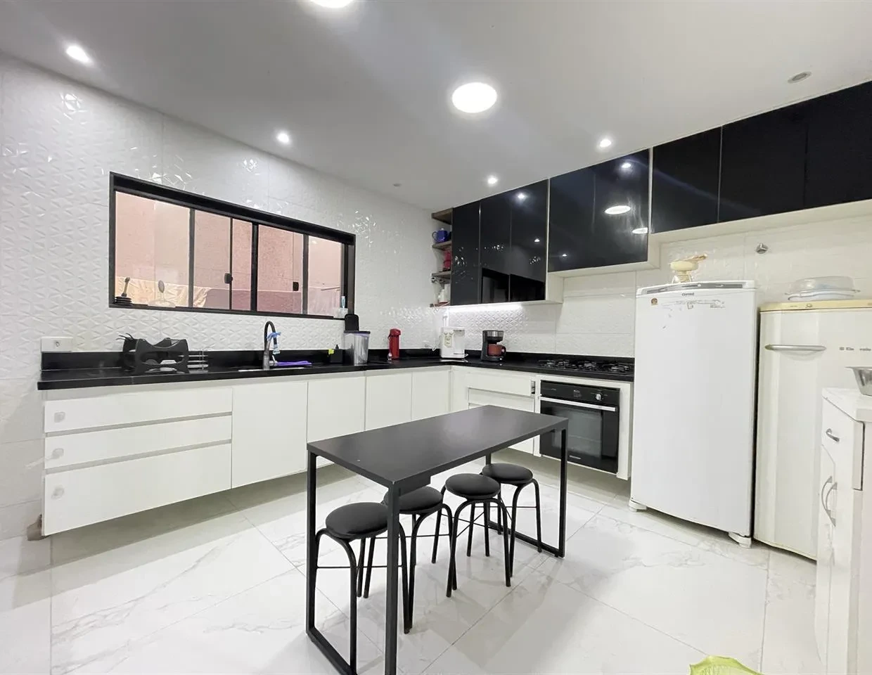 Foto do imóvel: Casa de Condomínio com 4 Quartos à Venda, 392 m² em Recreio dos Bandeirantes - Rio de Janeiro