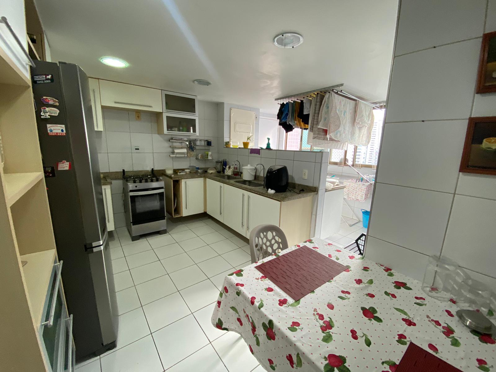 Imagem Apartamento com 4 Quartos à Venda, 165 m²em Encruzilhada - Recife