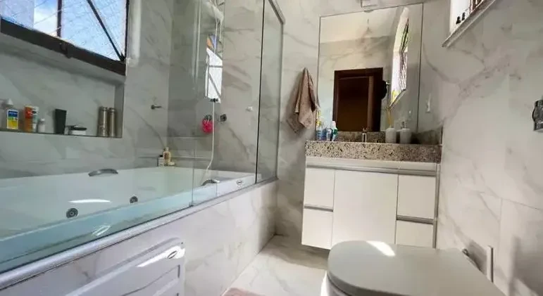 Imagem Casa com 5 Quartos à Venda, 279 metros em Alto Barroca - Belo Horizonte