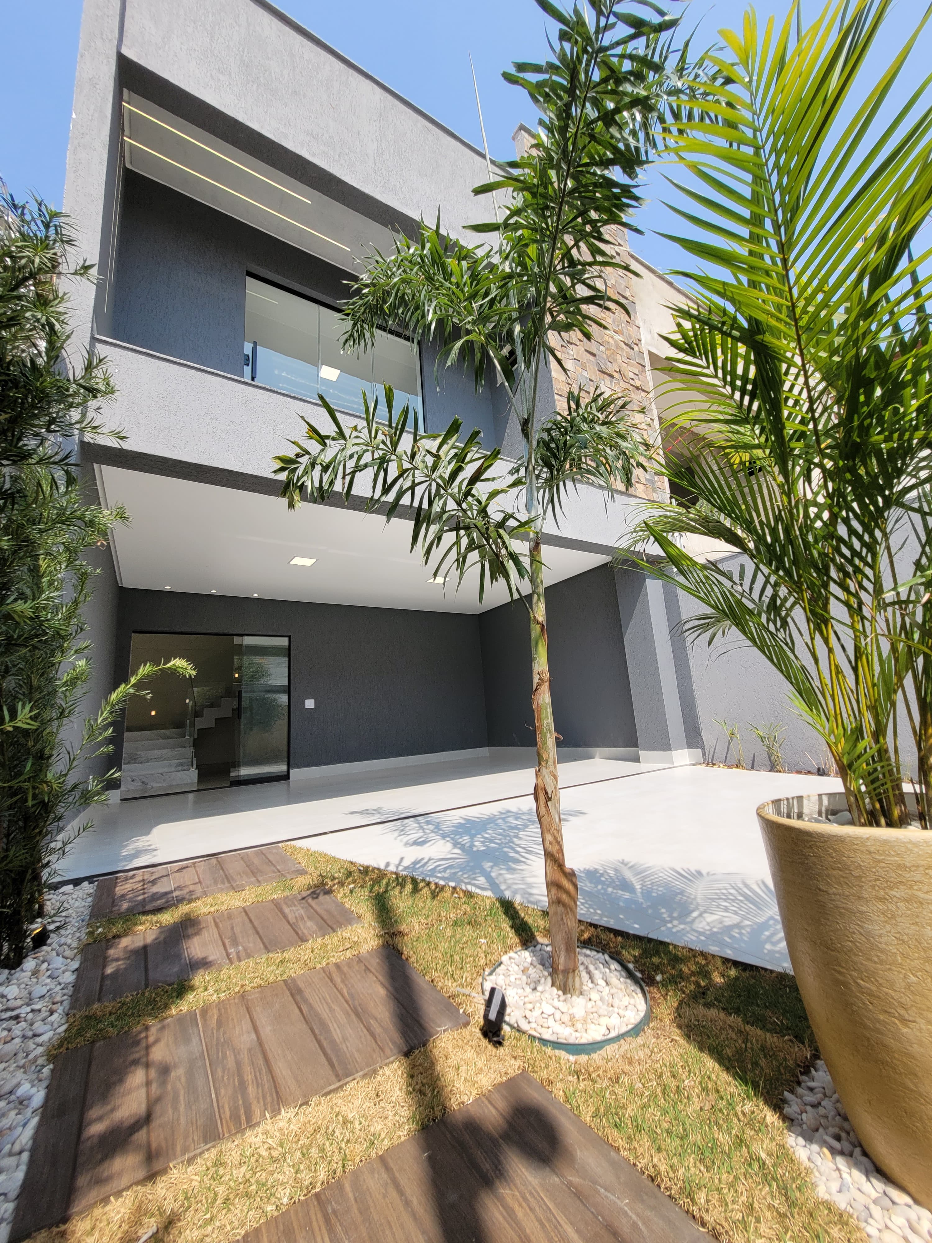 Sobrado com 3 Quartos à Venda, 147 m²em Vila Rosa - Goiânia