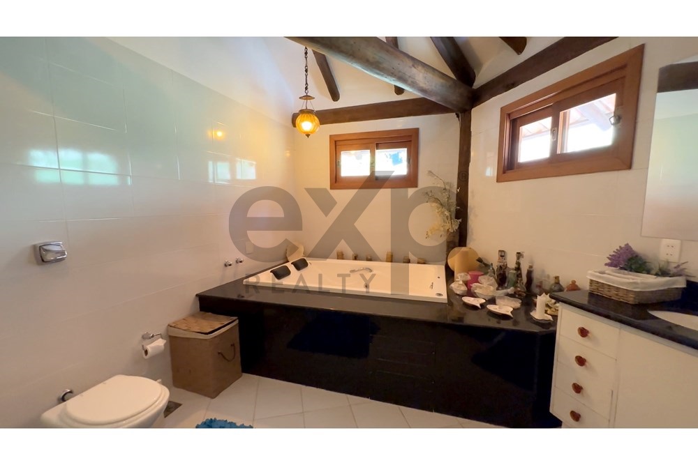 Foto do imóvel: Casa de Condomínio com 5 Quartos à Venda, 290 m² em Cuiabá - Petrópolis