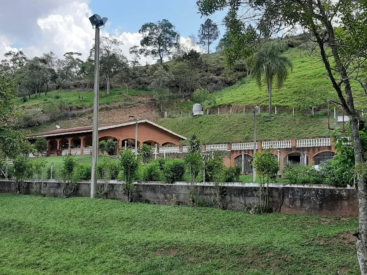 Imagem Chácara com 4 Quartos à Venda, 464 m² em Botujuru (Botujuru) - Campo Limpo Paulista