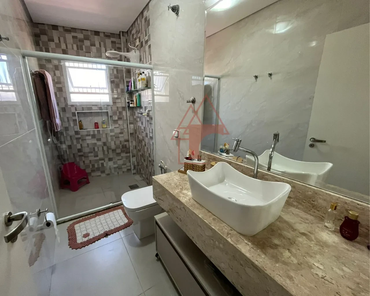 Imagem Sobrado com 3 Quartos à Venda, 156 m² em Aparecida - Santos