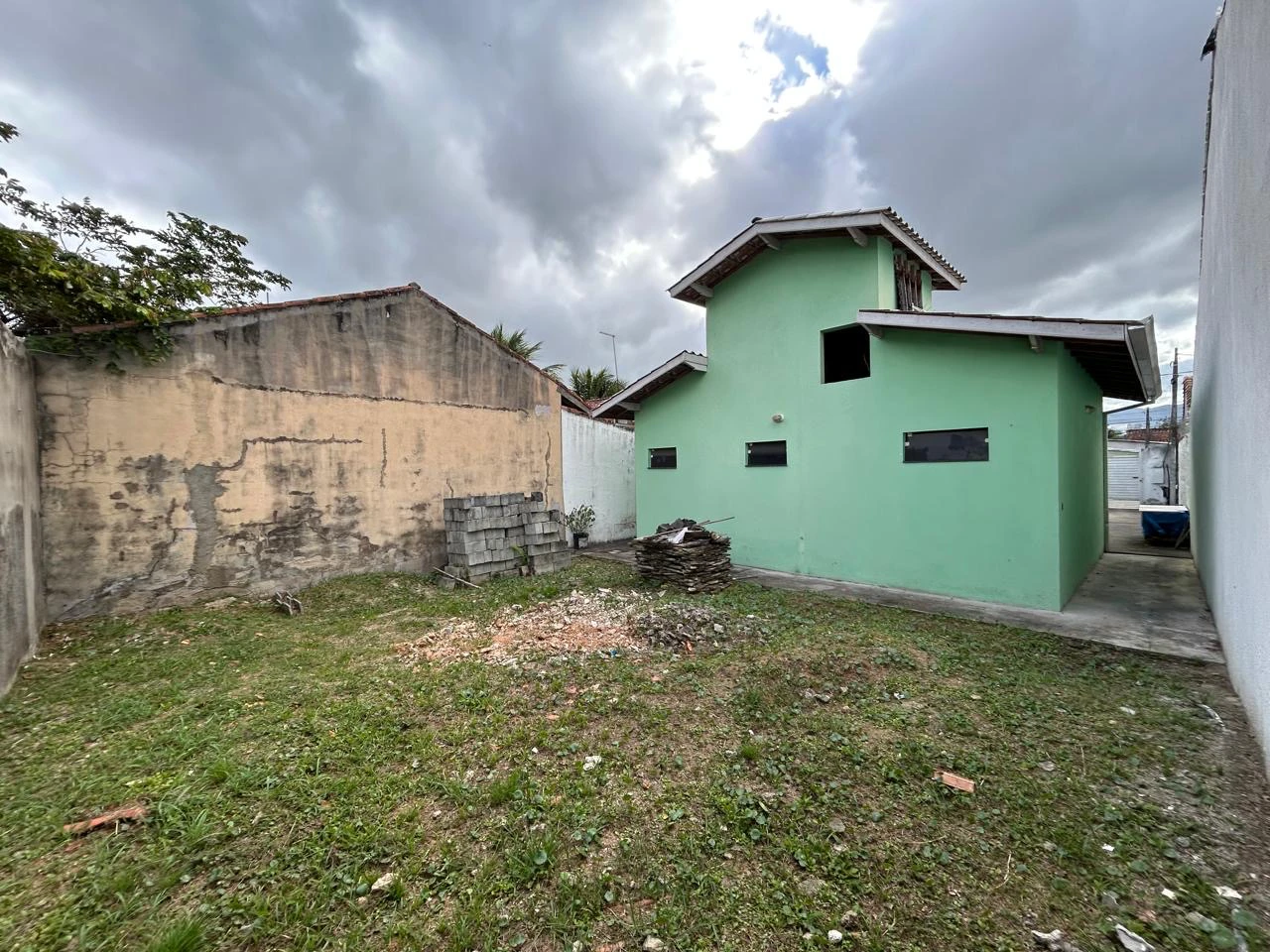 Foto do imóvel: Casa com 2 Quartos à Venda, 82 metros em Sumaré - Caraguatatuba